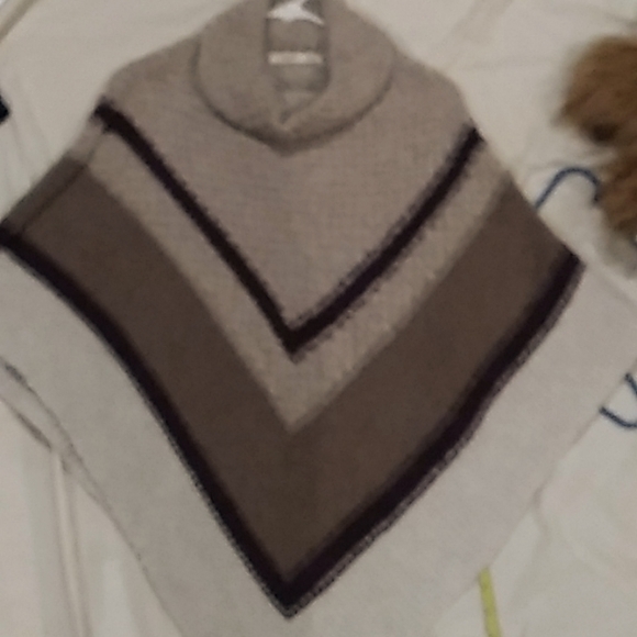 Old navy shades of brown knit poncho sz xs - Picture 3 of 7